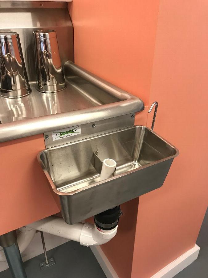 Regency 11" Ice Cream Dipper Well and Faucet Set