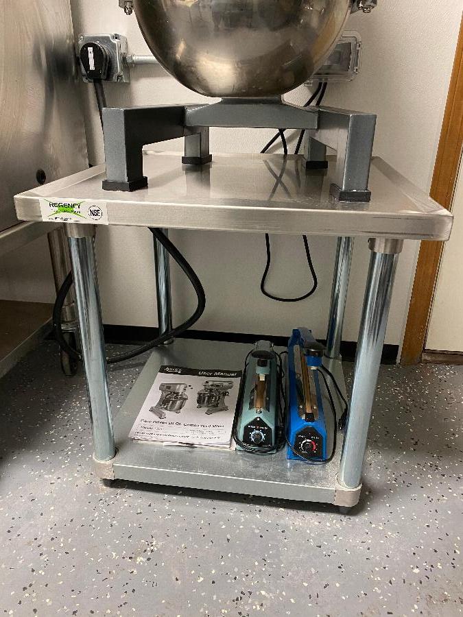 Regency 24" x 24" 18Gauge Stainless Steel Mixer Table with Galvanized