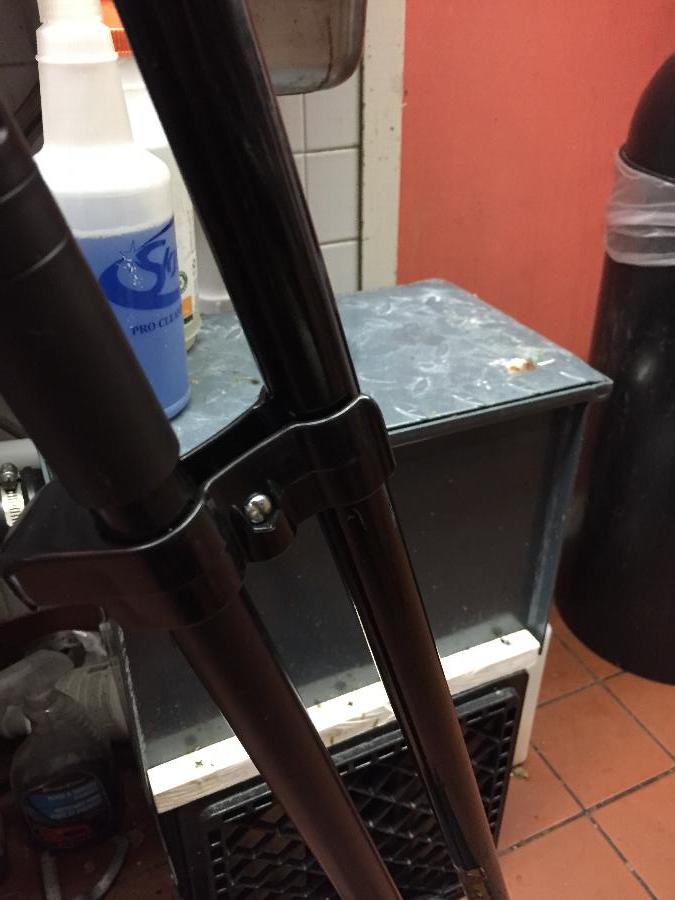 Rubbermaid FG253500BLA Lobby Pro Upright Dustpan Hanger Bracket