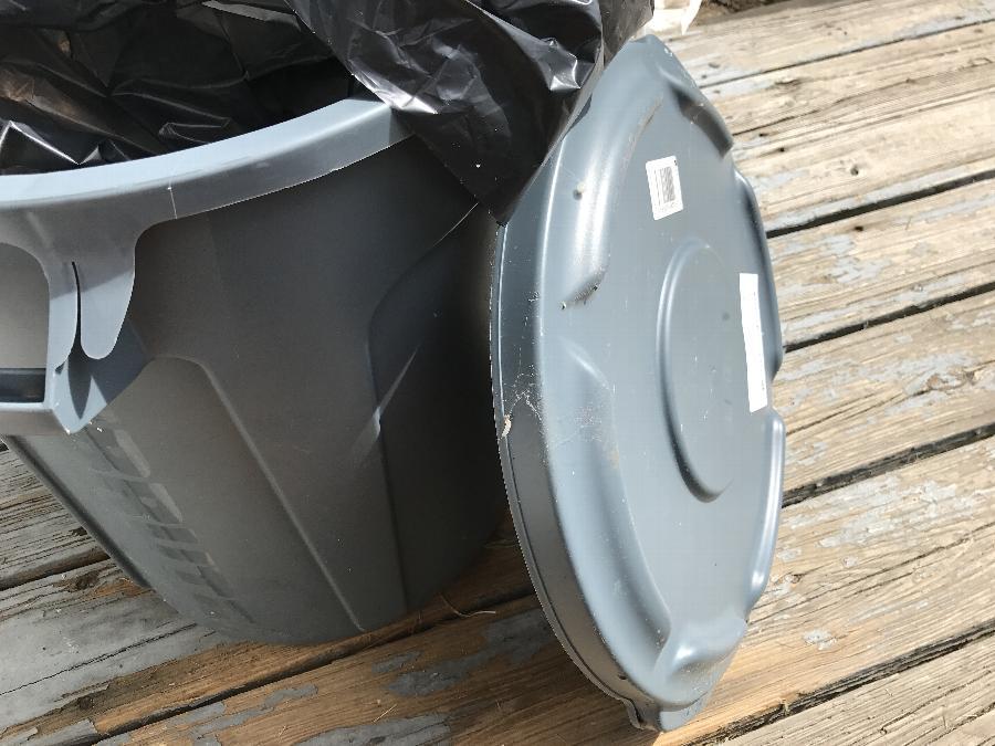Continental 1002GY Huskee 10 Gallon Gray Round Trash Can Lid