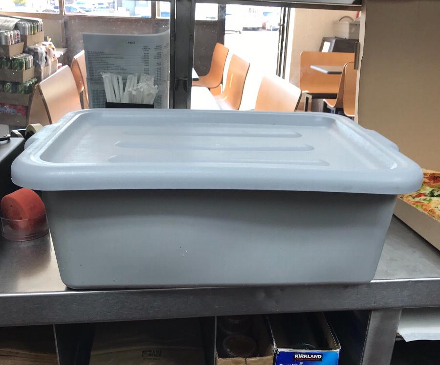 20" x 15" Polyethylene Plastic Bus Tub, Bus Box Lid Gray