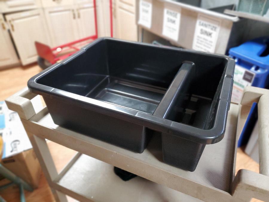 Black 21" x 17" x 7" Polyethylene Plastic Divided Bus Tub