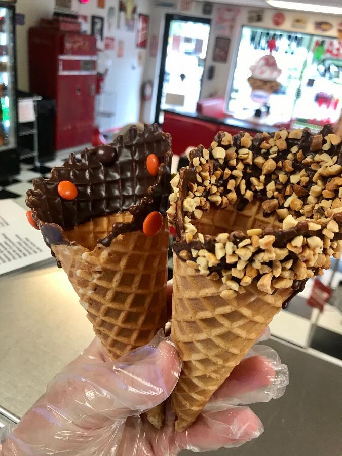 Chocolate Waffle Cone Dip 10 Can