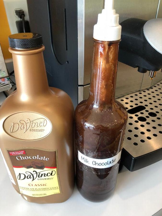 DaVinci Gourmet Chocolate Sauce 64 fl. oz. staurantStore