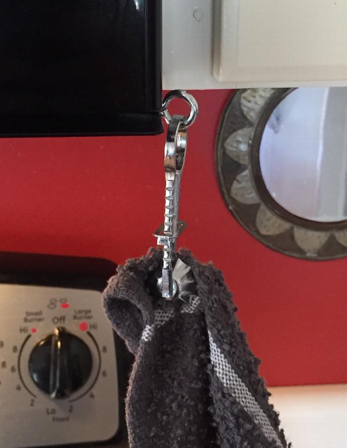 Metal Bar Towel Clip