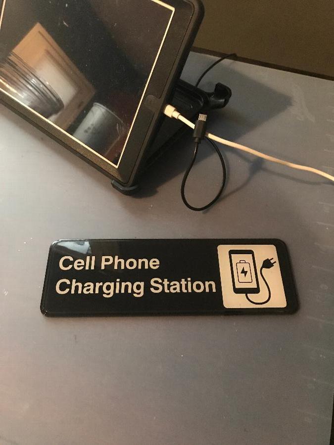 Tablecraft 394565 Cell Phone Charging Station Sign Black and White, 9