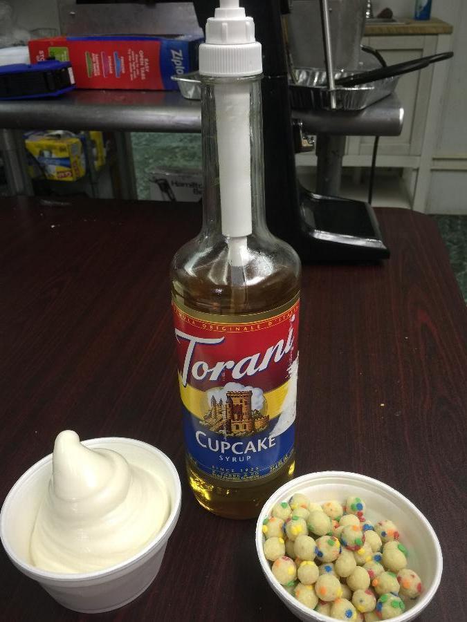 Torani 750 mL Cupcake Flavoring Syrup