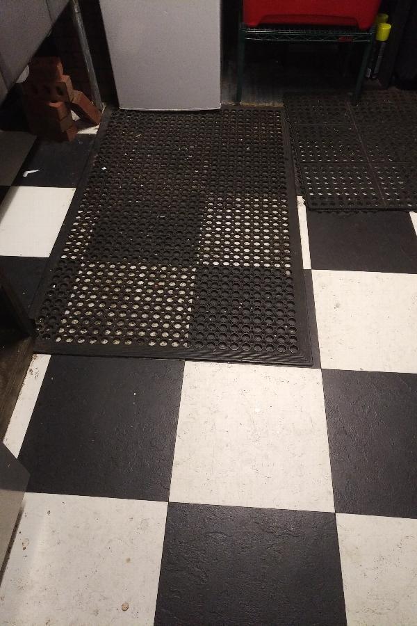 Rubber Bar Spill Mat (12" x 18") staurantStore