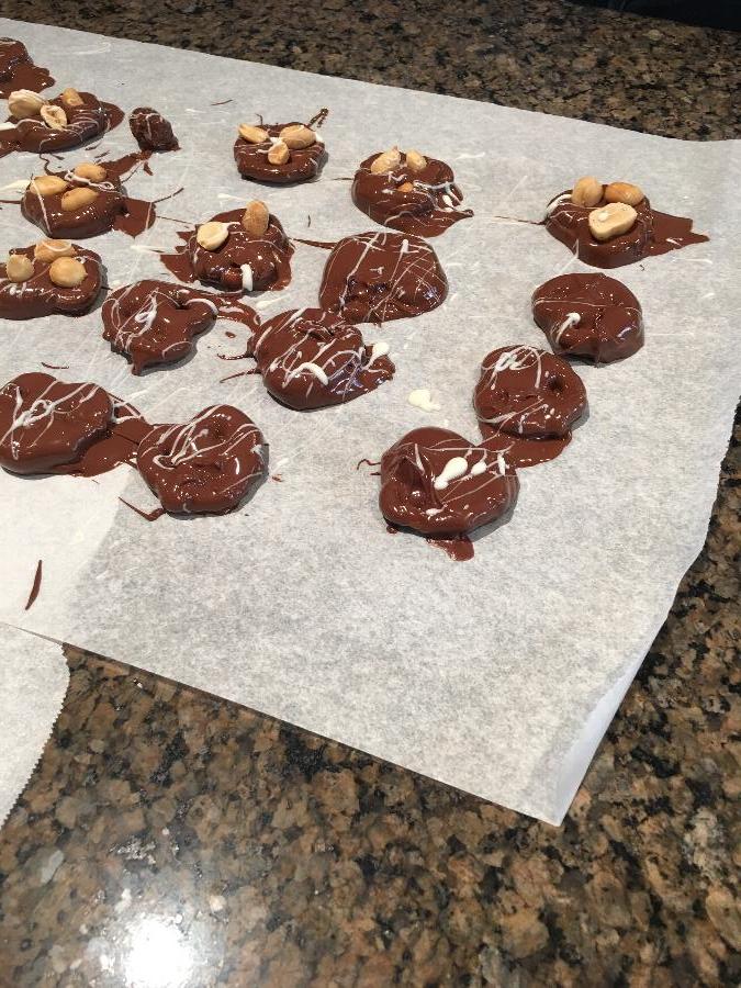 HERSHEY'S 25 lb. Milk Chocolate 1M Baking Chips