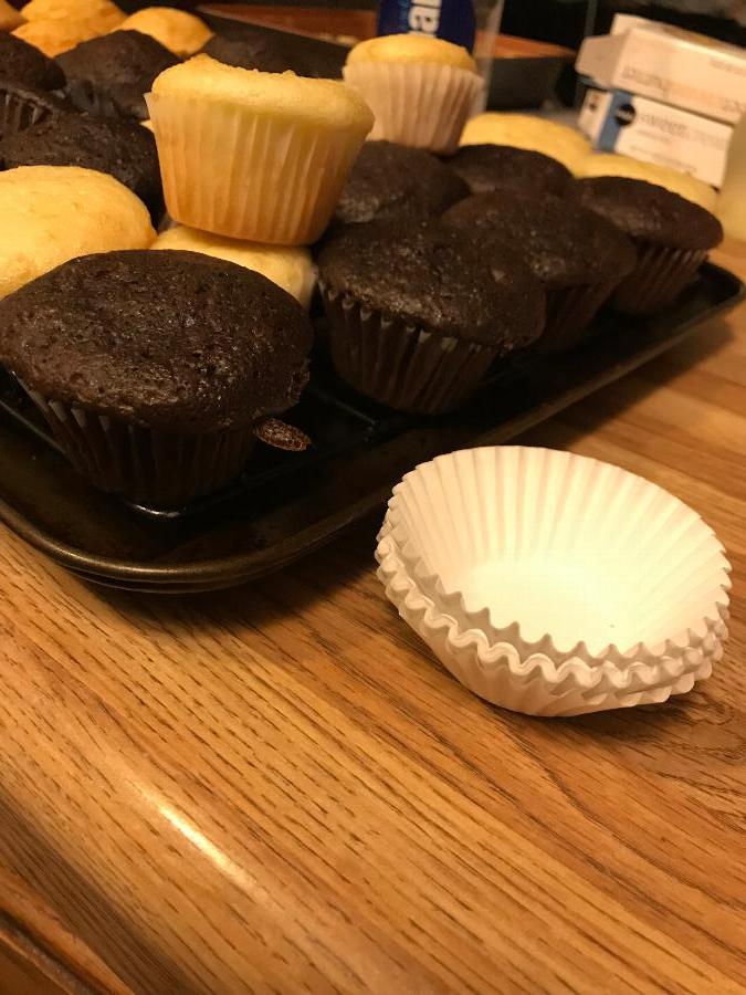 White Fluted Baking Cup 1 3/8" x 15/16" 1000/Pack