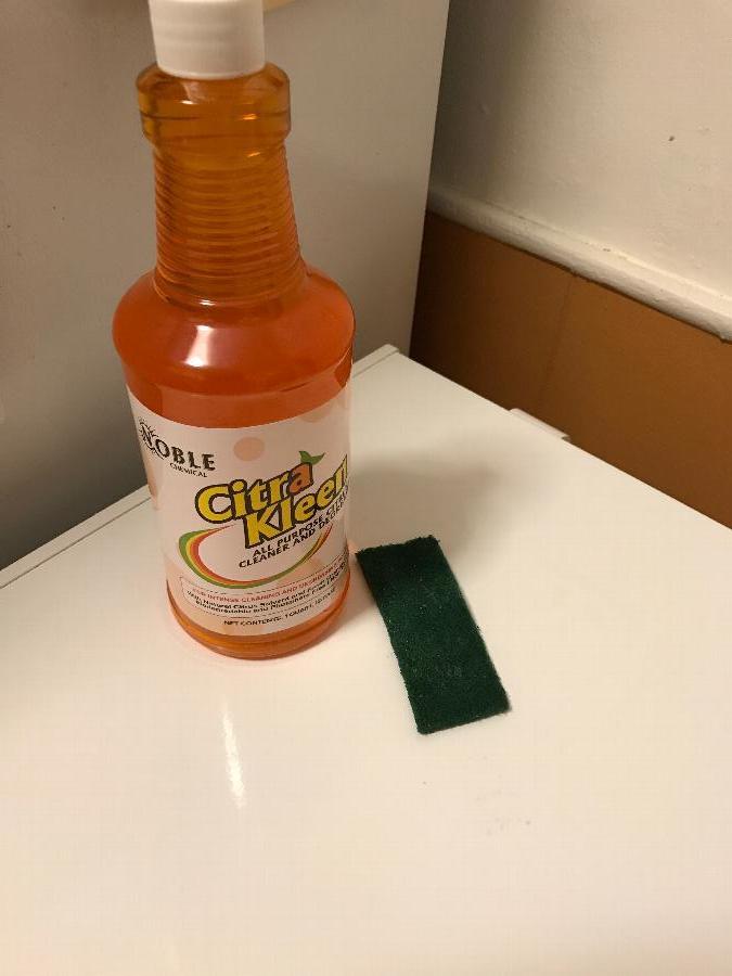 Noble Chemical Citra Kleen 1 Qt. (32 oz.) All Purpose Citrus Cleaner