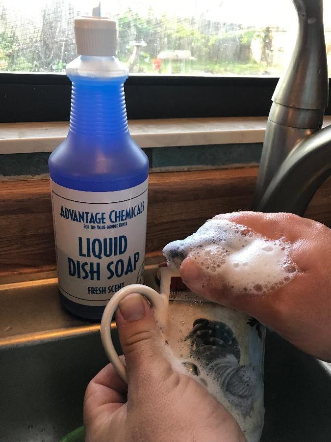 Advantage Chemicals 32 oz. Liquid Dish Soap