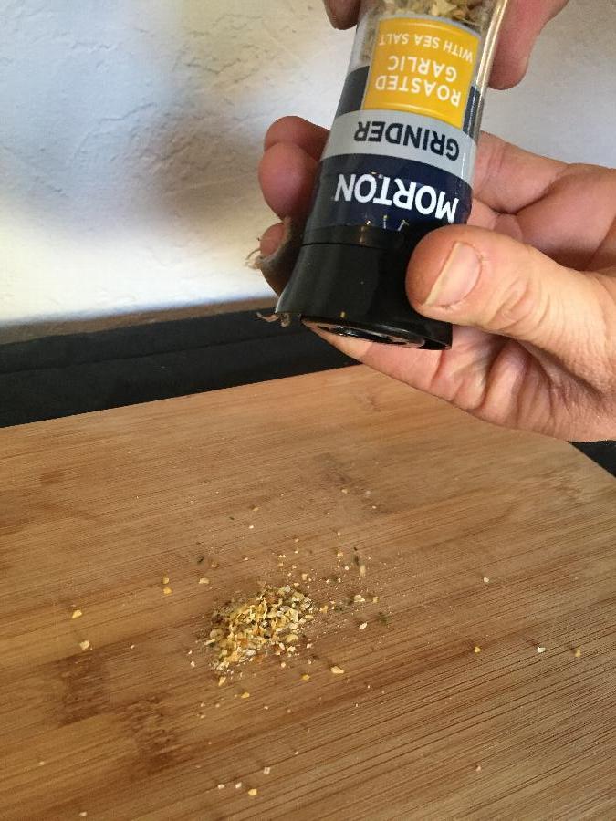 Morton 1.5 oz. Roasted Garlic with Sea Salt Glass Grinder 6/Case