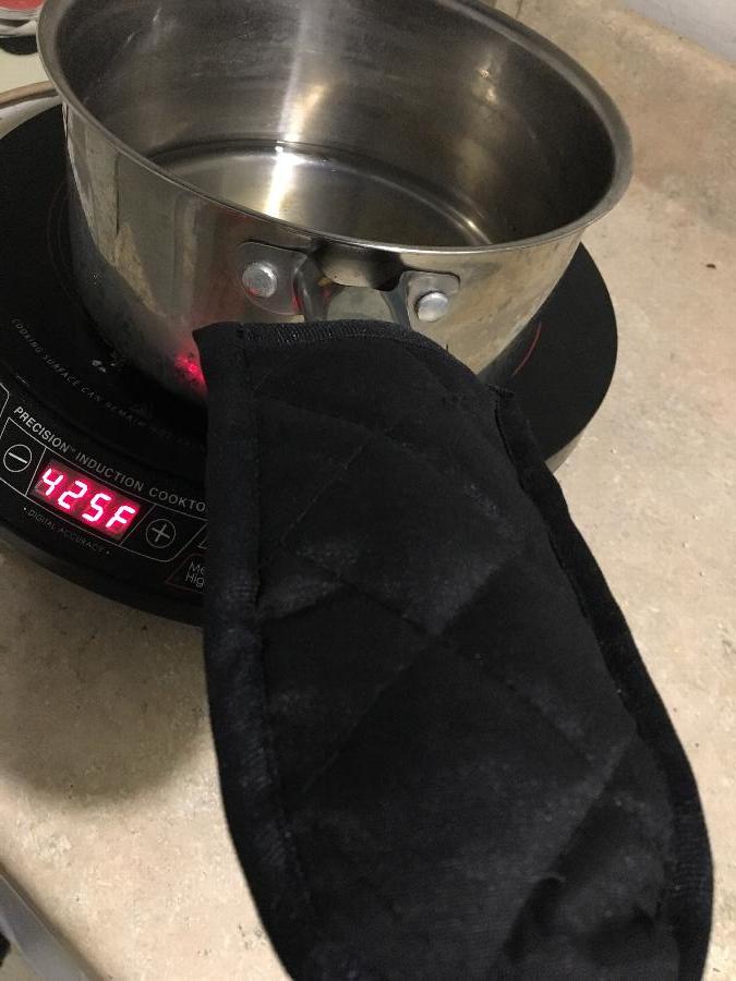 Choice 6 1/2" x 3 1/2" Black Cotton Pot / Pan Handle Cover