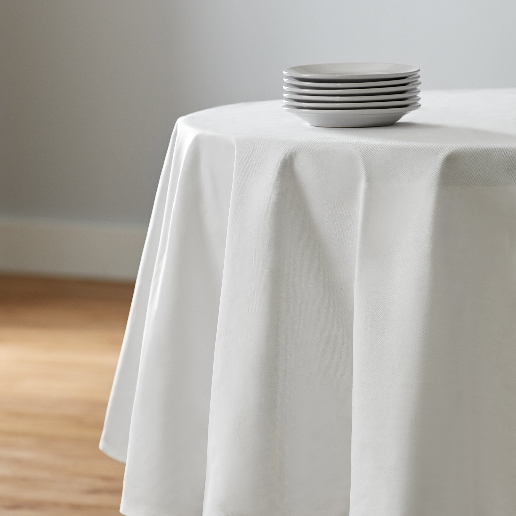 Intedge 120" Round White Hemmed Poly Cotton Tablecloth