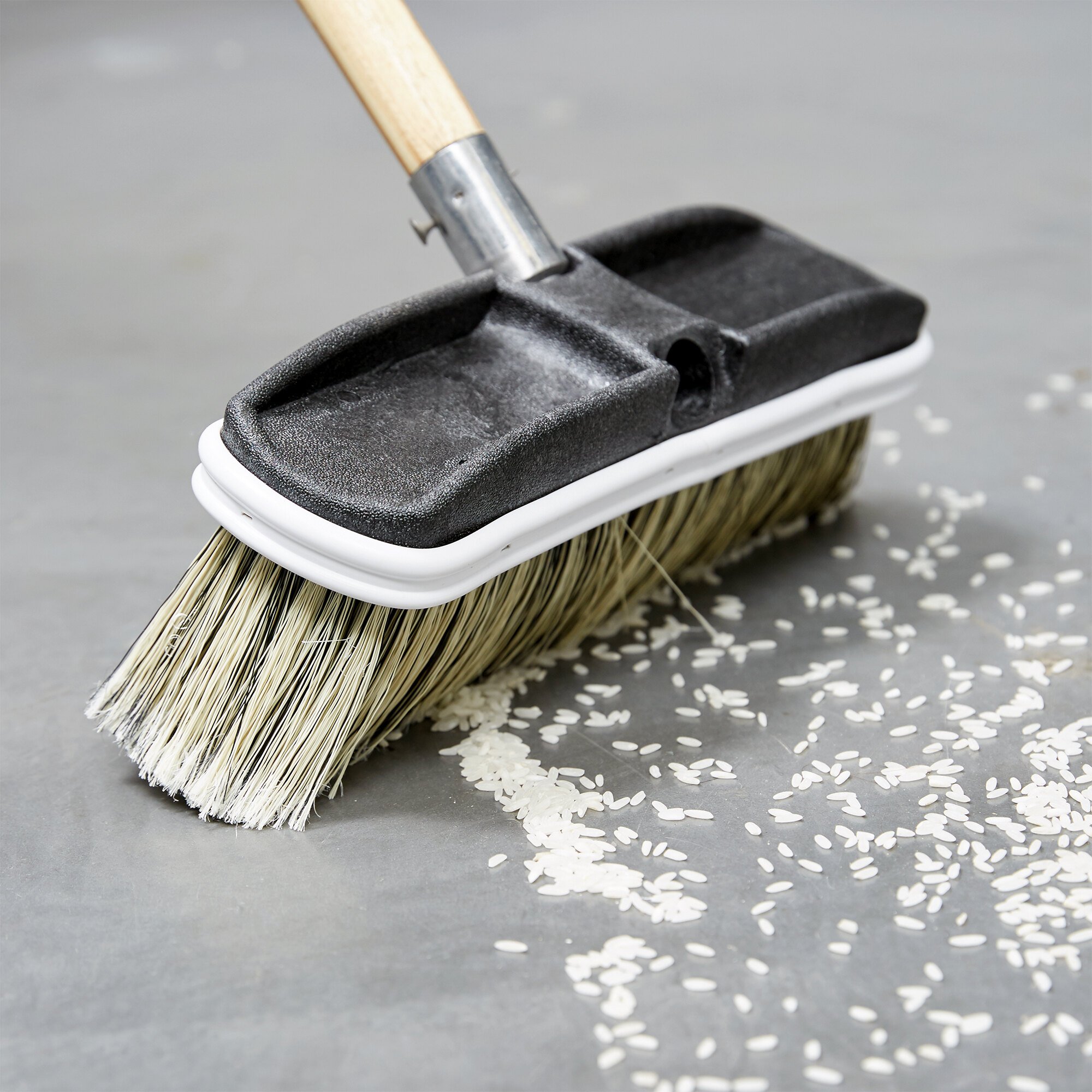 Carlisle 3646600 10" Vehicle and Wall Cleaning Brush