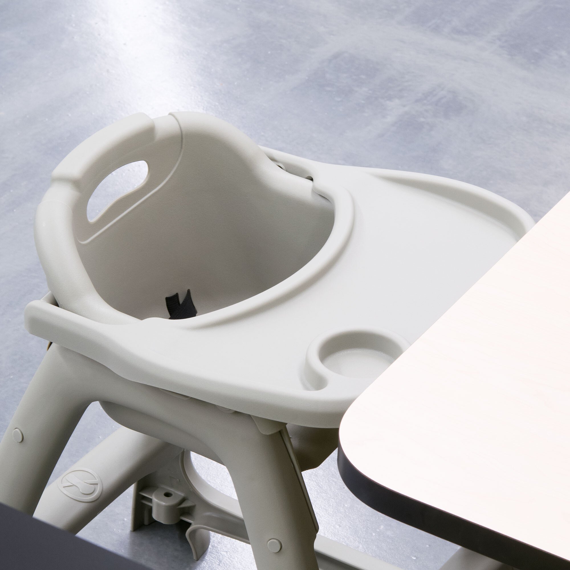 Lancaster Table & Seating Gray Plastic High Chair Tray