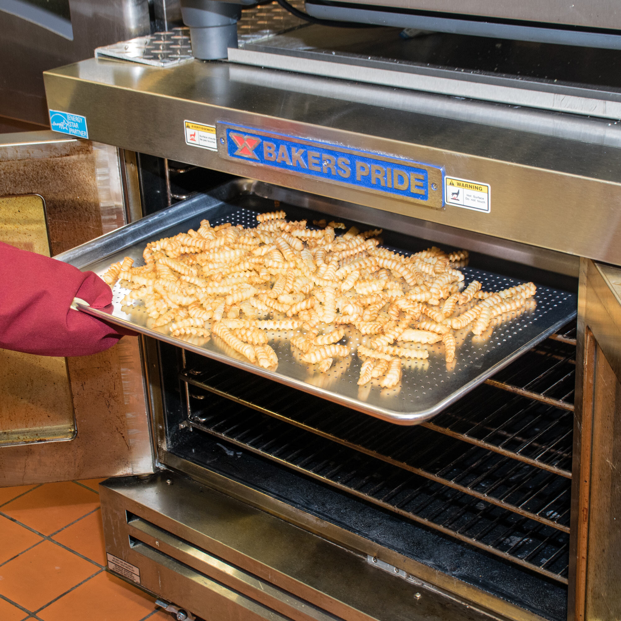 Choice Full Size 19 Gauge 18" x 26" Wire in Rim Aluminum Perforated Bun