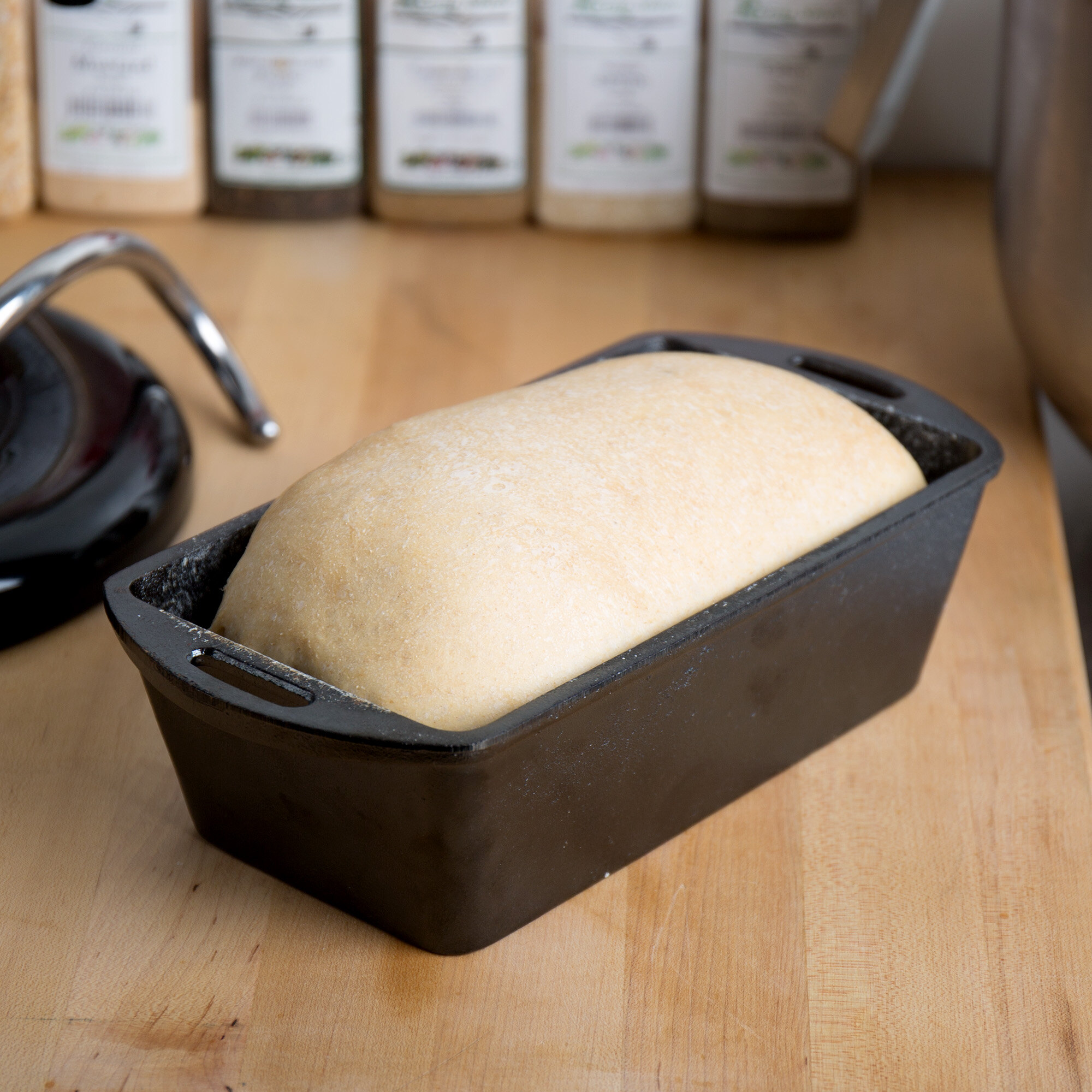 Lodge L4LP3 Pre-Seasoned Cast Iron Bread Loaf Pan - 10 1/4