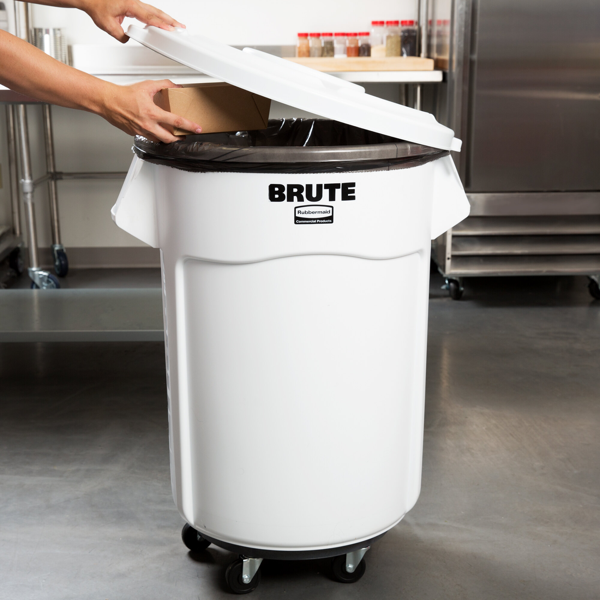 Rubbermaid White 55 Gallon Round Mobile Brute Trash Can Kit