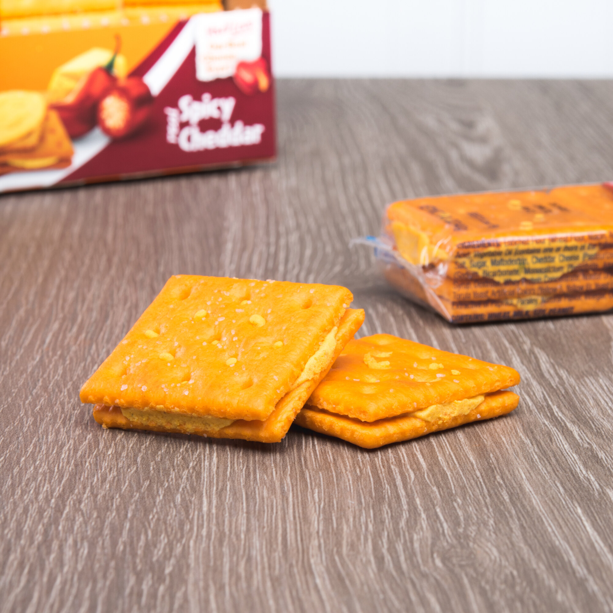 Lance Toast Chee Spicy Cheddar Sandwich Crackers 20 Count Box 6/Case