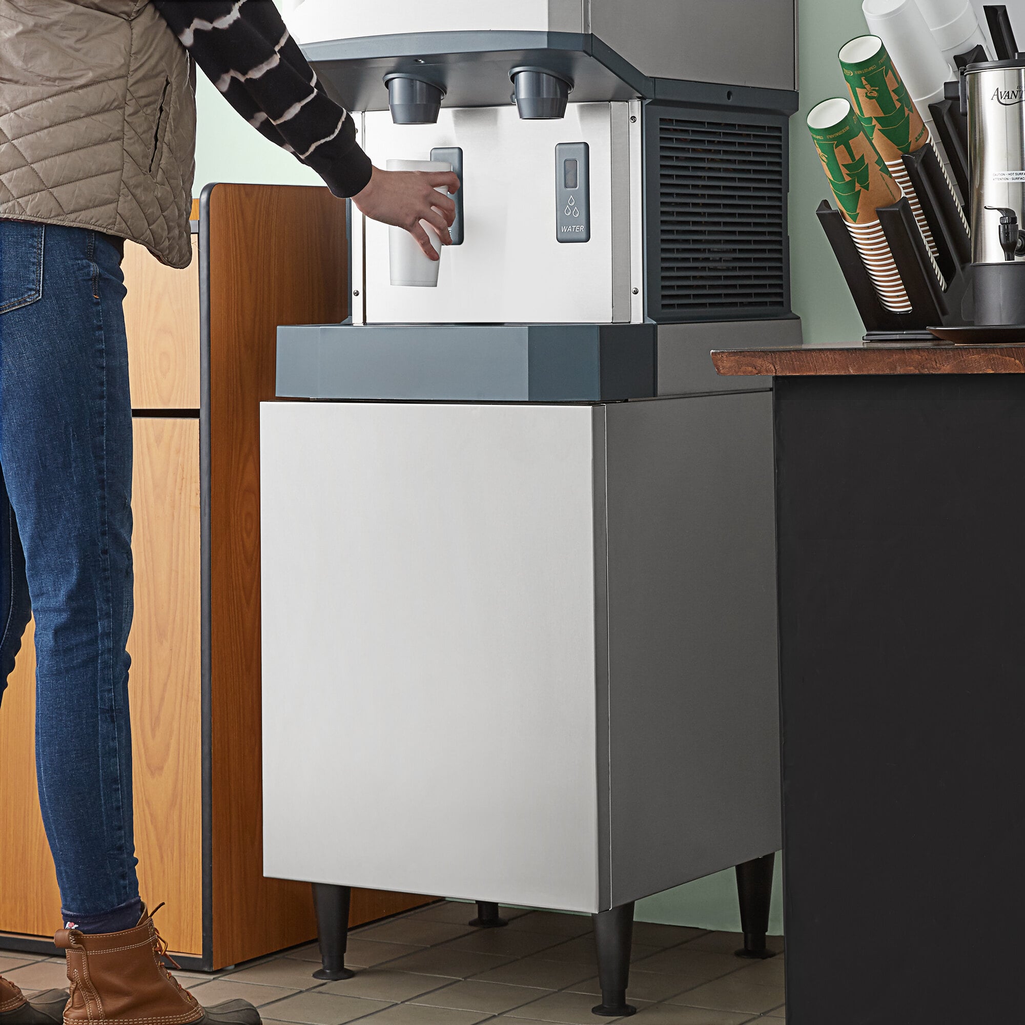 Scotsman HST21BA 21 1/2" x 23 3/4" Enclosed Stainless Steel Ice and