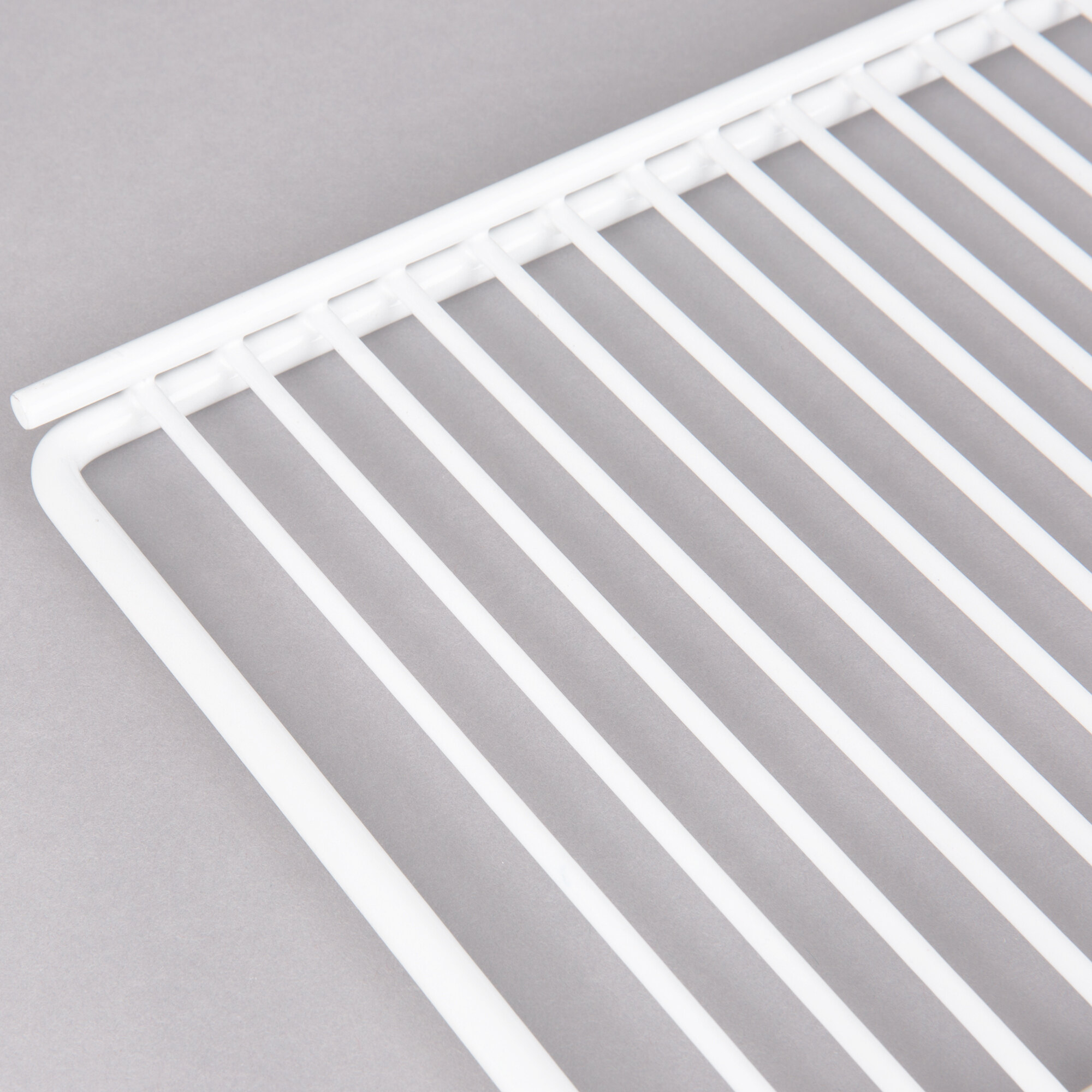 True 222501038+985775 White Coated Wire Shelf with 5" Standoff 24 9/