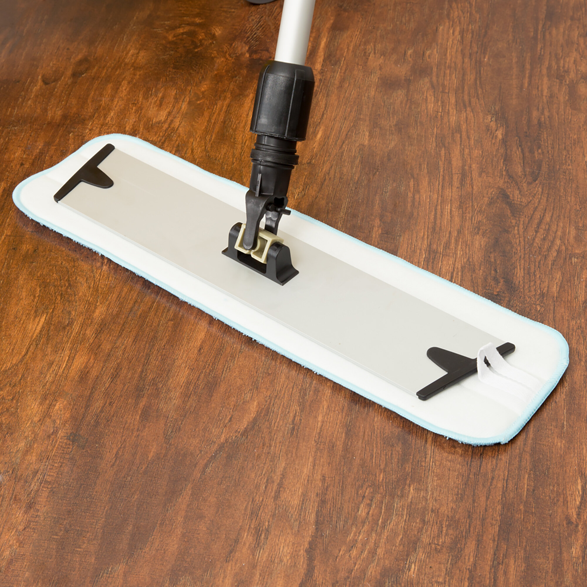 18" Microfiber Wet Mop Kit with ColorCoded Pads and Mop Bucket