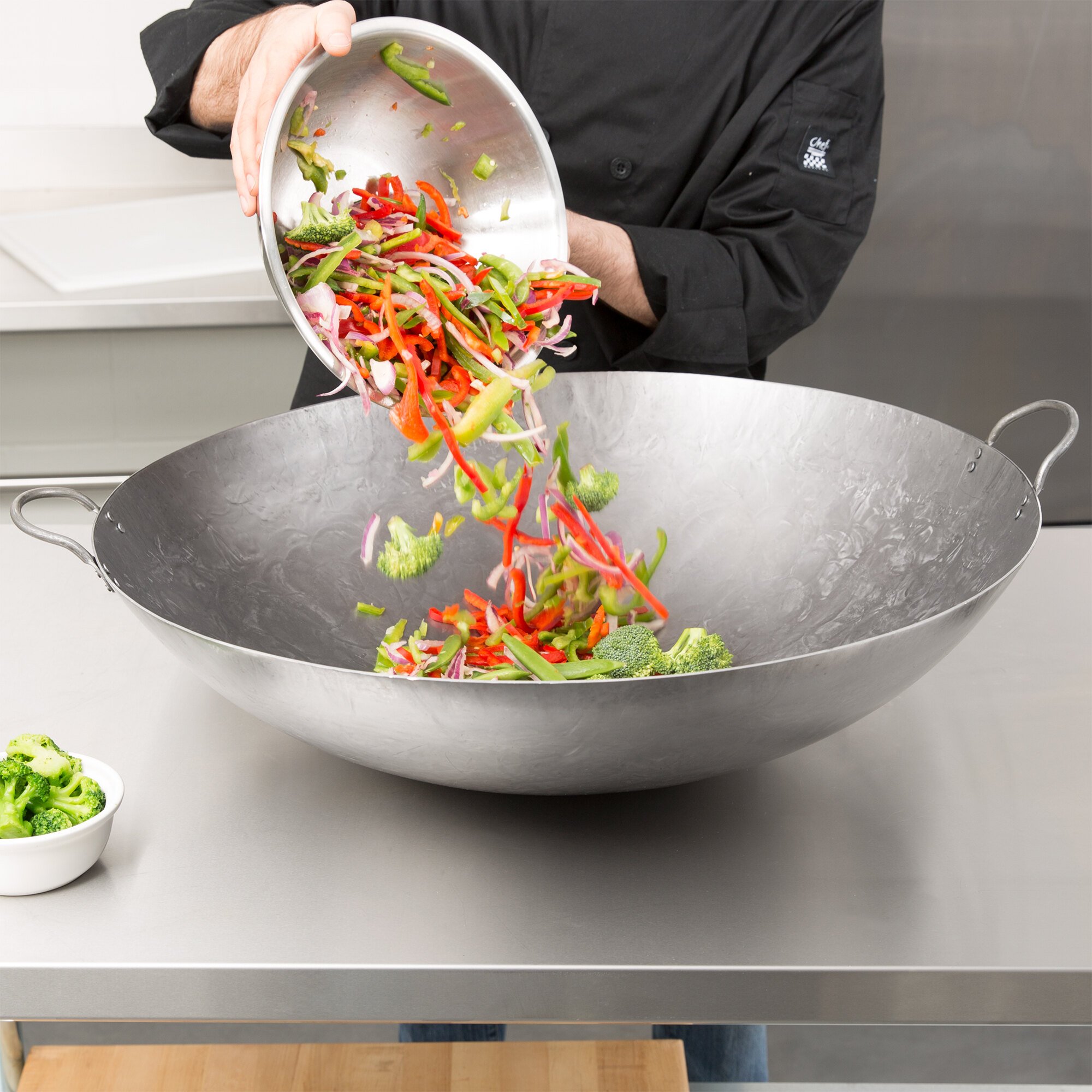 What is a Wok? Types, Uses, Materials, & More