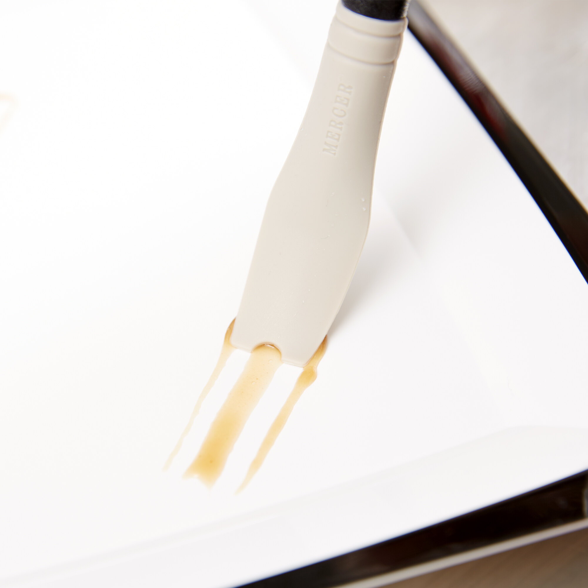 Mercer Culinary 60 Degree Silicone Plating Brush – Heat-Resistant, Flexible Tip For Artistic Food Presentation