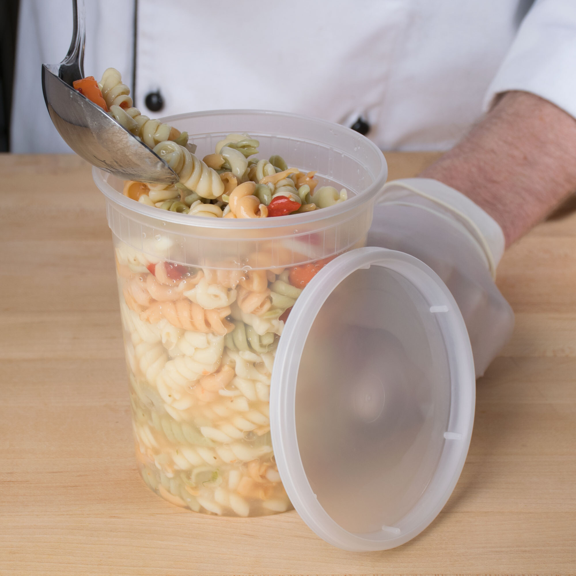 32-oz-plastic-deli-containers-with-lids-240-case