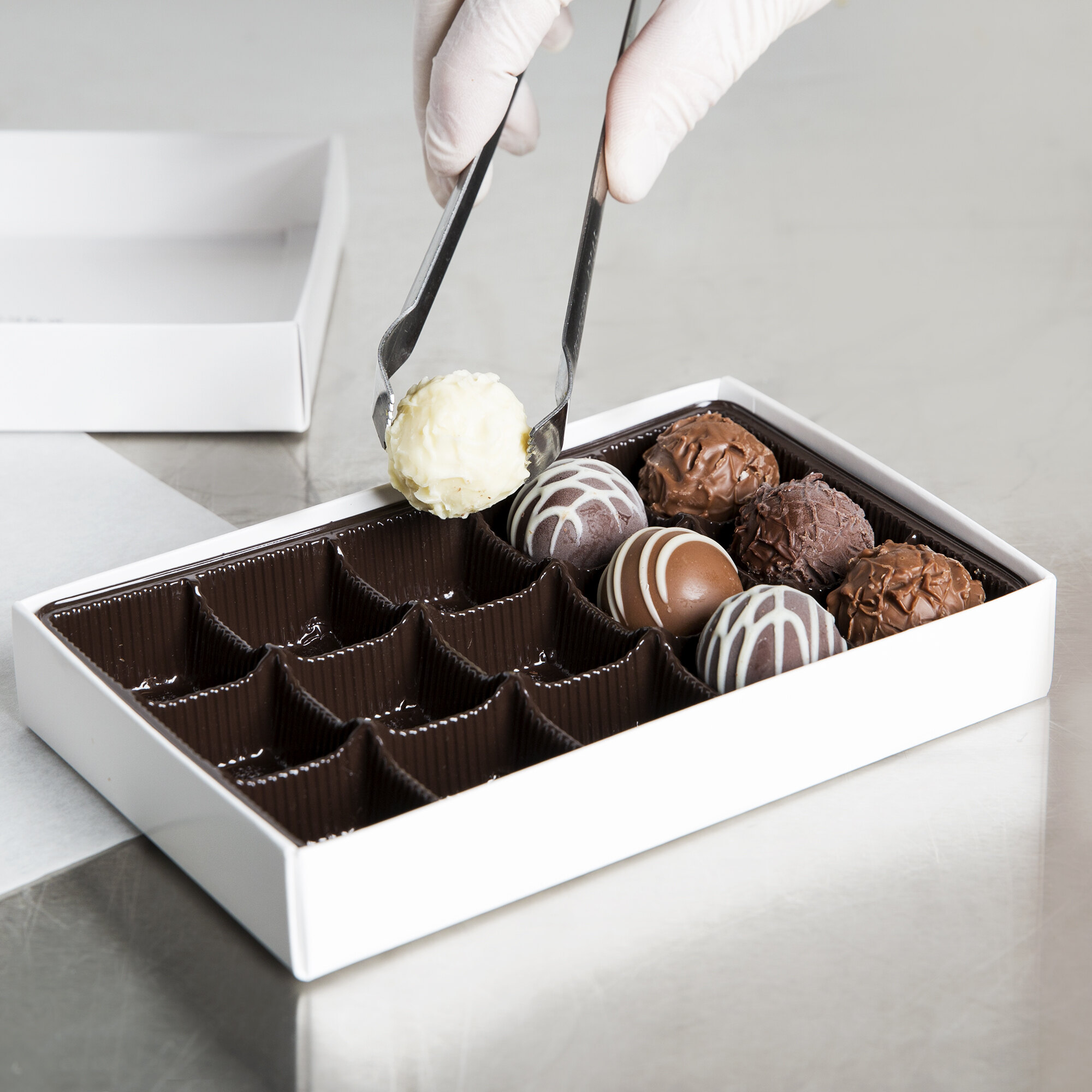 6 7/8" x 4 1/4" x 7/8" Brown 15Cavity Candy Tray 250/Case