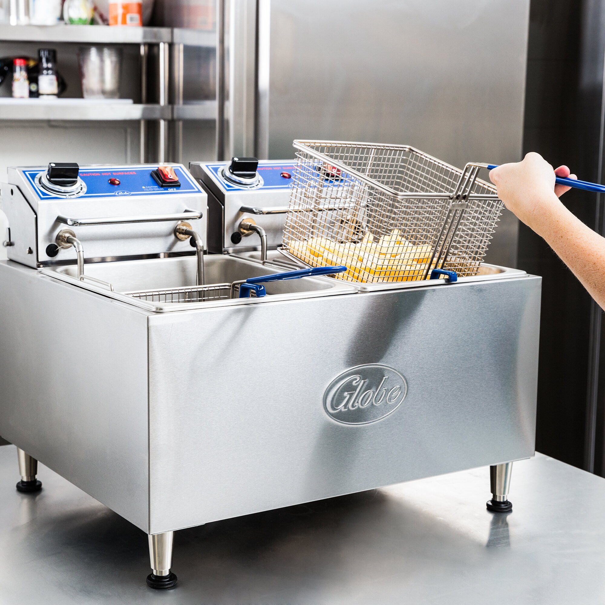 Globe PF32E 32 lb. Dual Tank Electric Countertop Fryer