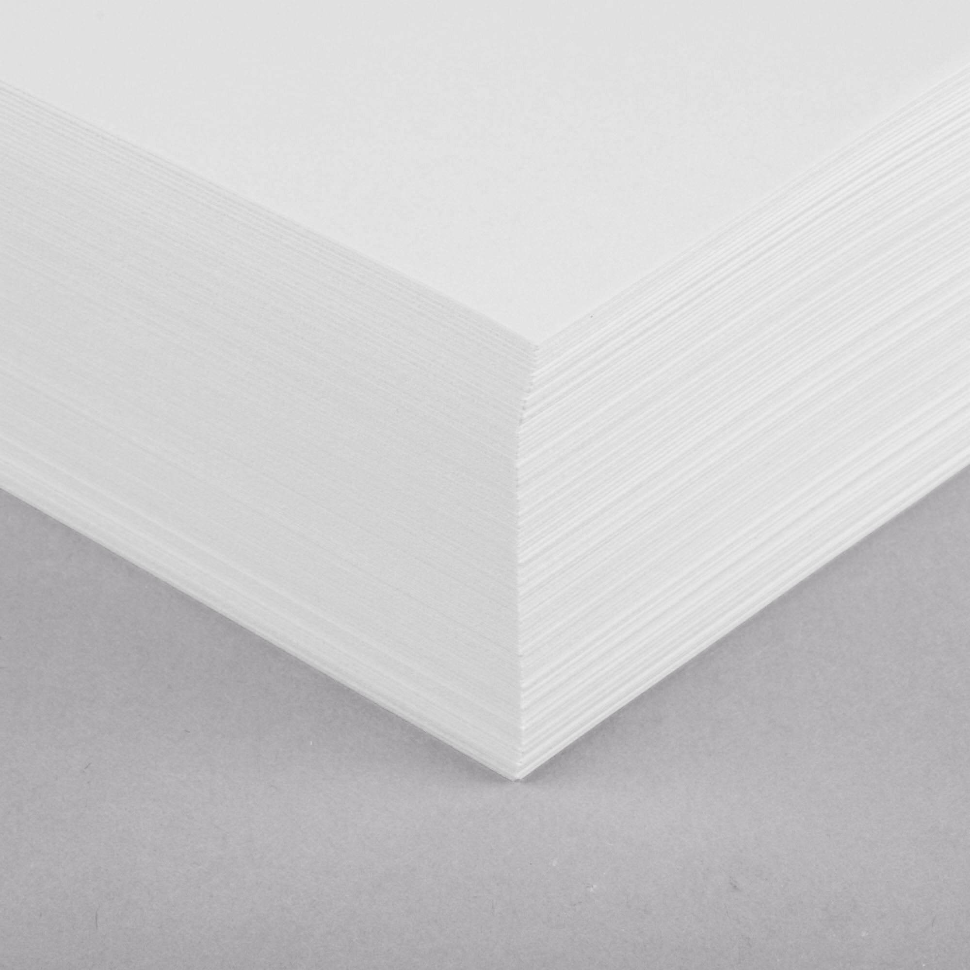 Universal Office UNV21200 8 1/2" x 11" White Case of 20 Copy Paper