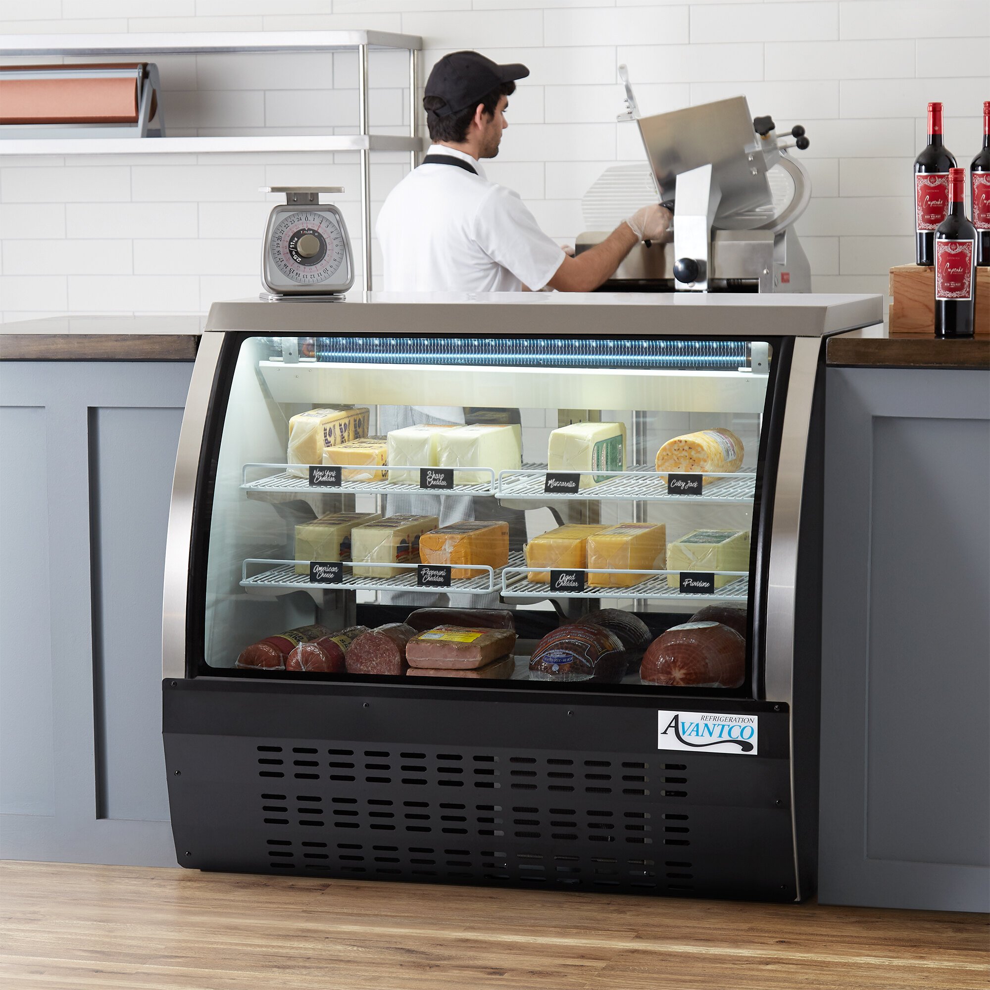 Black Curved Glass Refrigerated Deli Case 47" (Avantco DLC47HCB