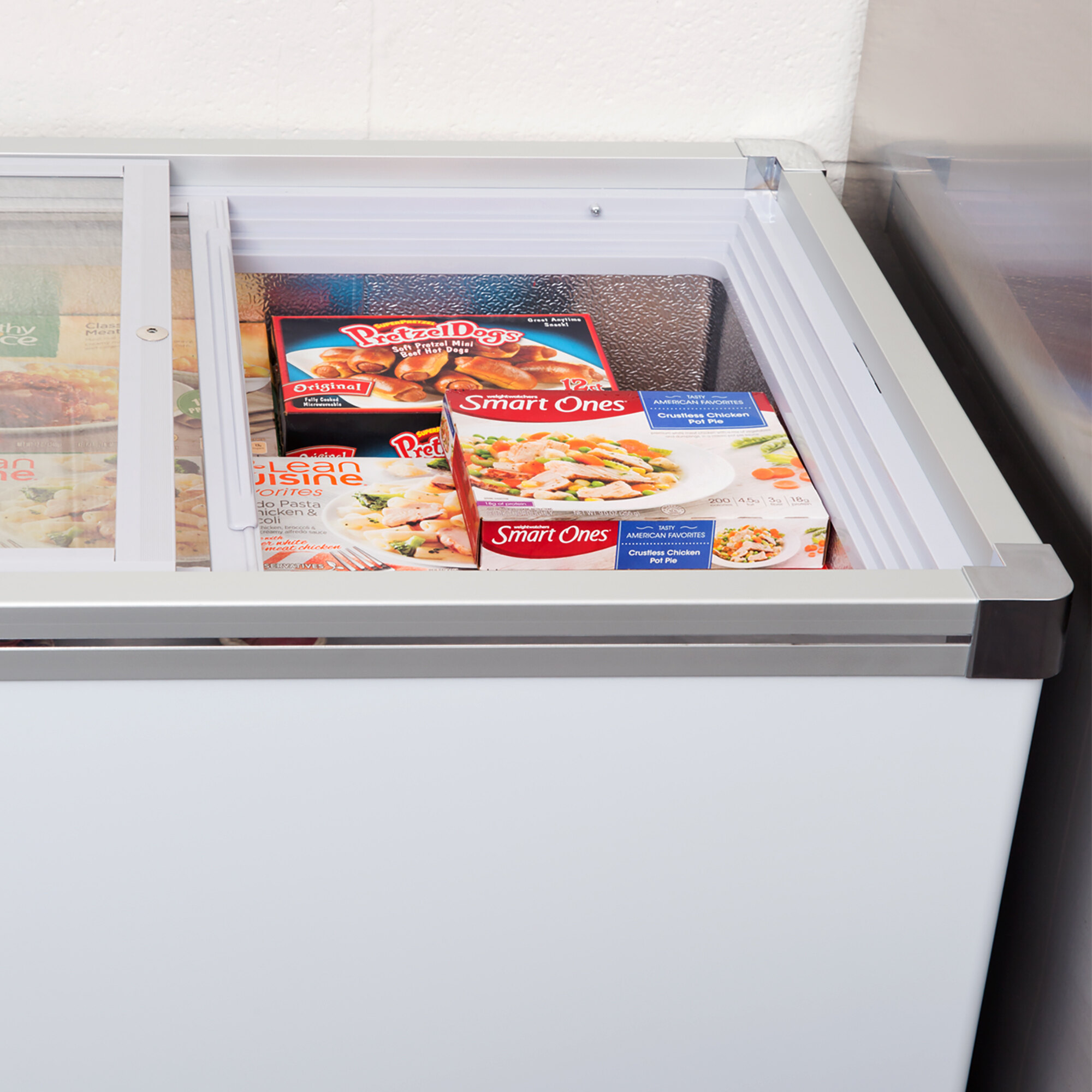 Avantco ICFF7HC 33 7/8" Flat Top Display Freezer