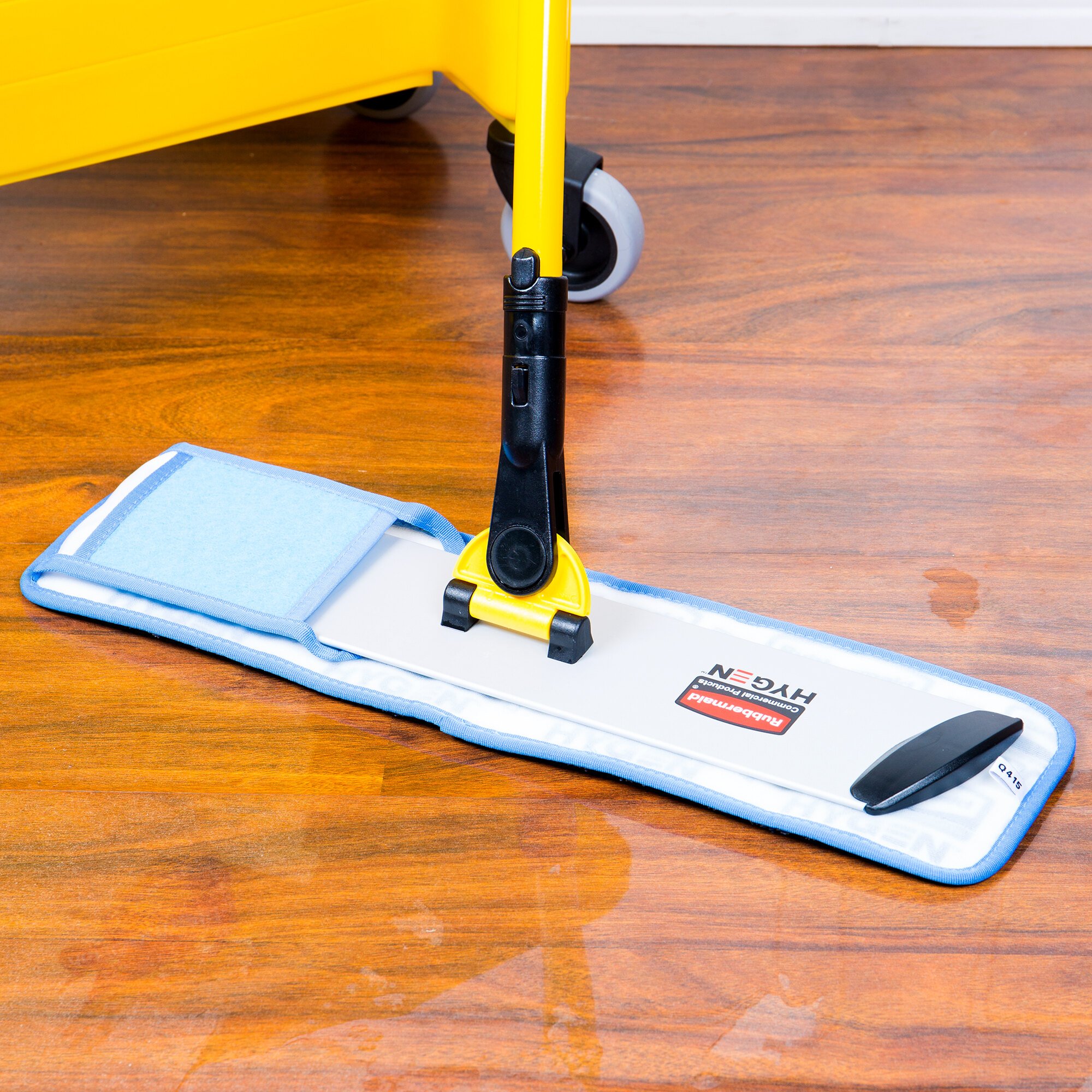 Rubbermaid FGQ41500BL00 HYGEN 18" Microfiber Damp Mop Pad with Scrubber