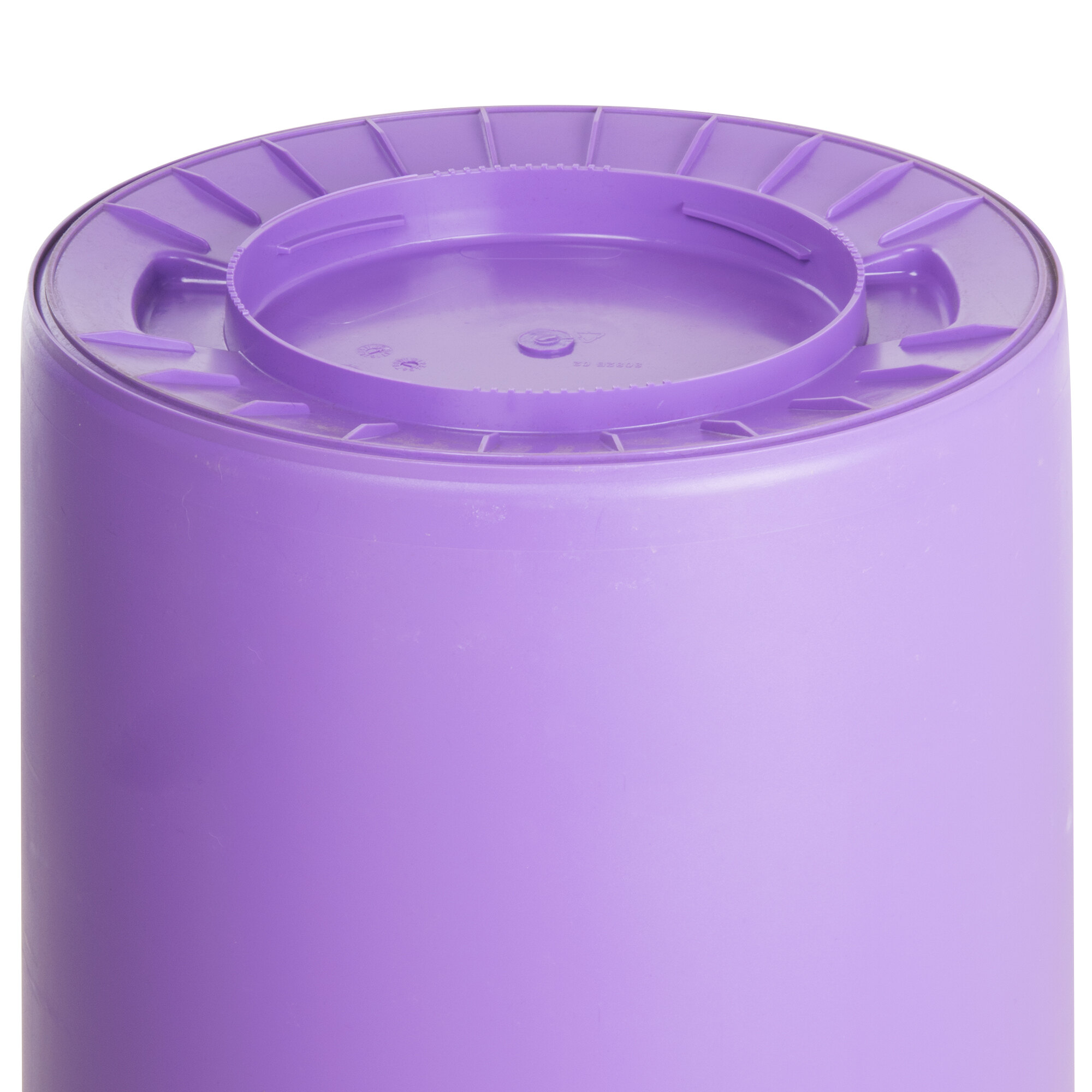 Carlisle 34103289 Bronco 32 Gallon Purple Round Trash Can