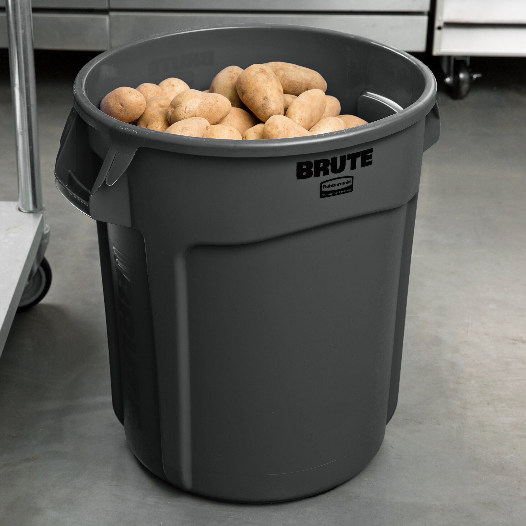 Rubbermaid 1779734 BRUTE 20 Gallon Black Executive Round Trash Can