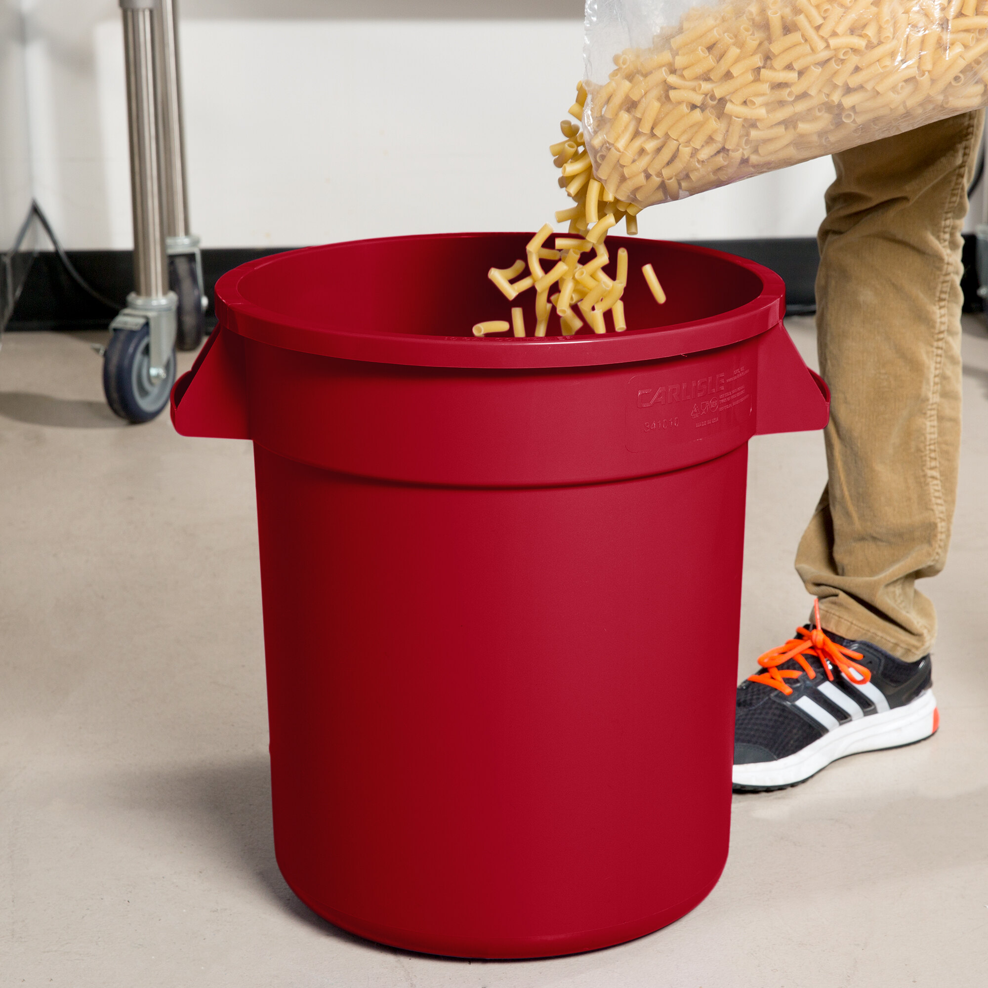 Carlisle 34101005 Bronco 10 Gallon Red Round Trash Can