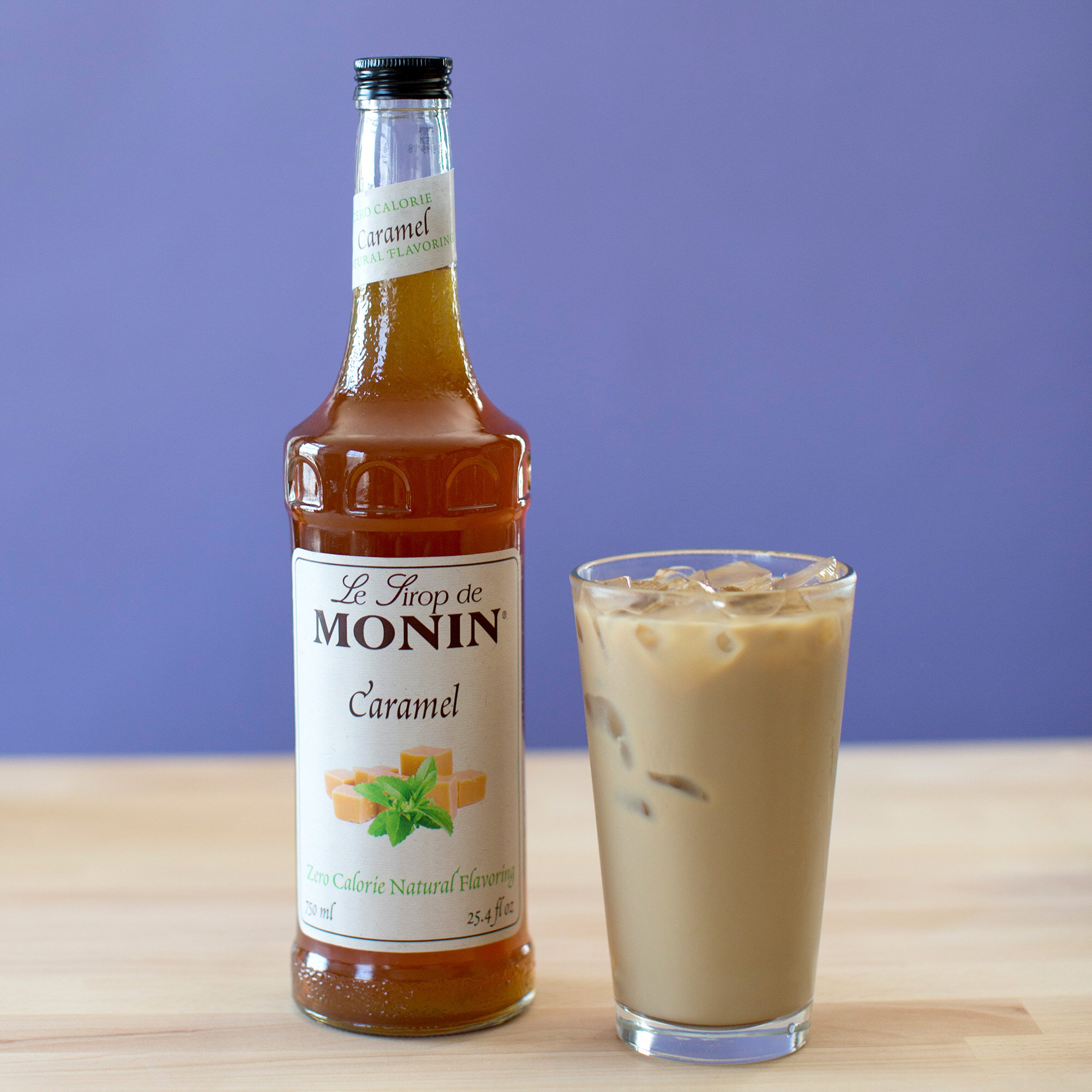 Monin 750 mL Zero Calorie Natural Caramel Flavoring Syrup