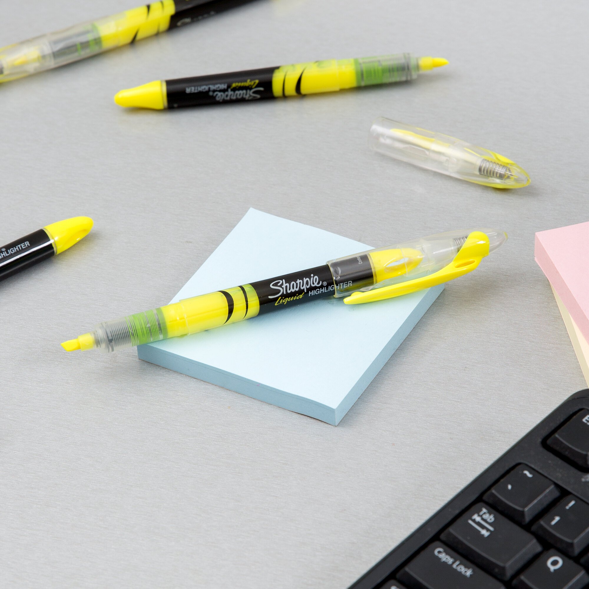 Sharpie 1754463 Accent Liquid Fluorescent Yellow Chisel Tip Pen Style