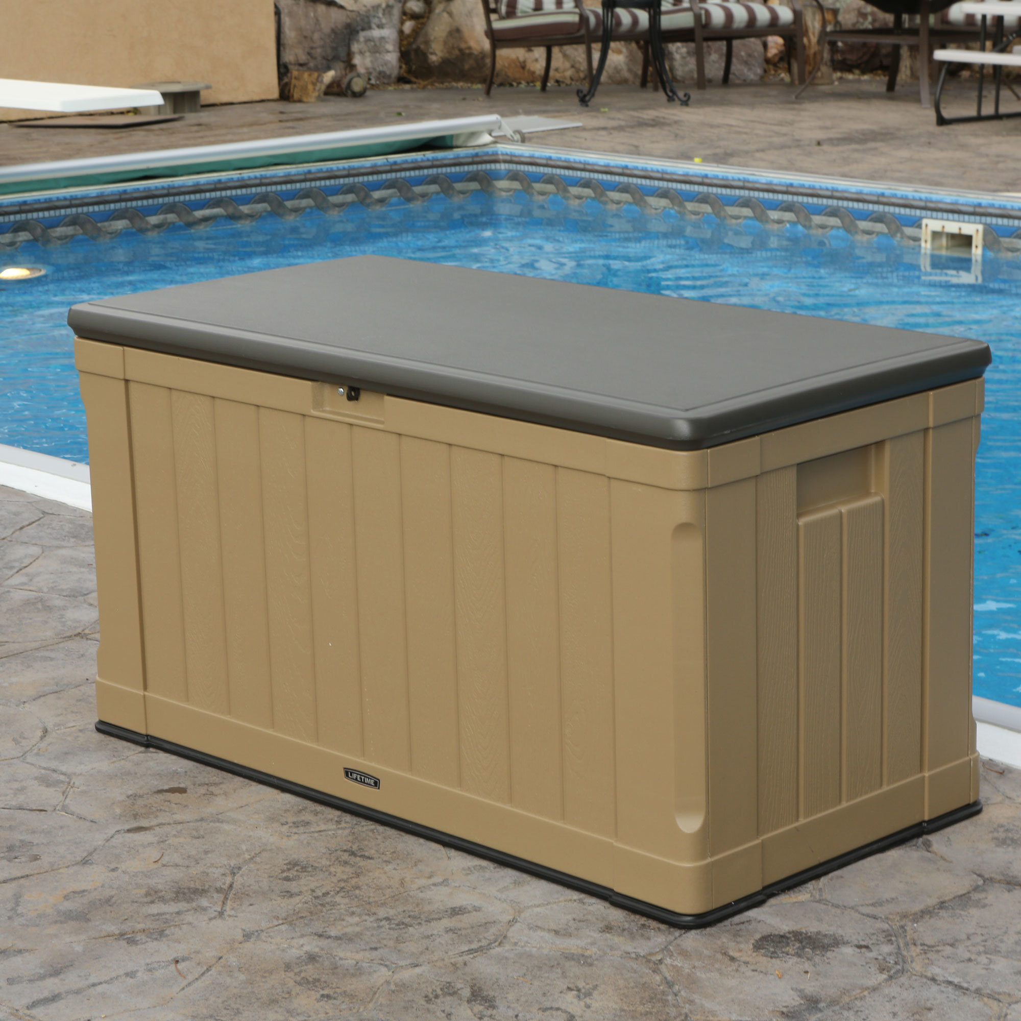 Lifetime 60167 Desert Sand 116 Gallon Outdoor Storage Box