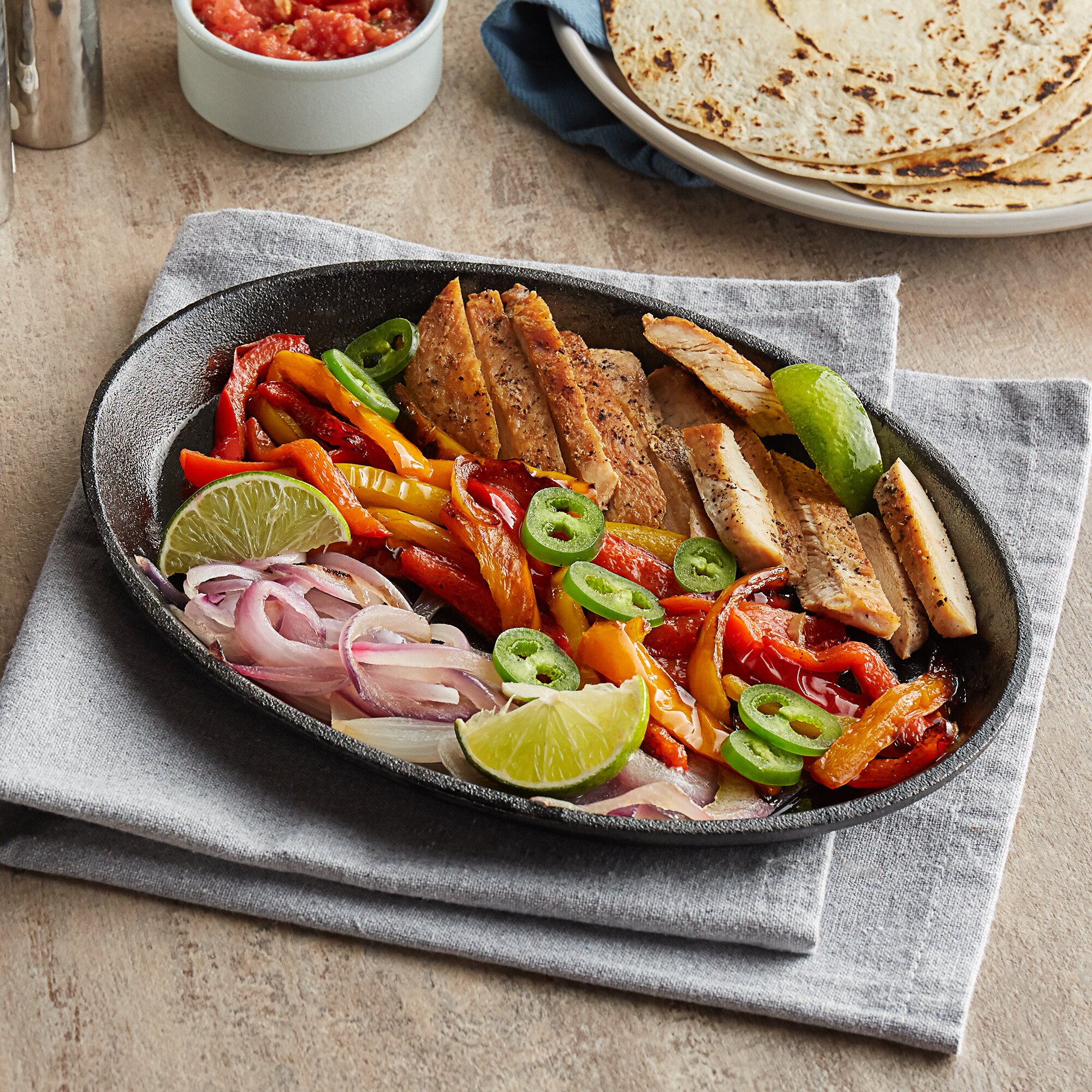 choice-9-1-4-x-7-oval-pre-seasoned-cast-iron-fajita-skillet