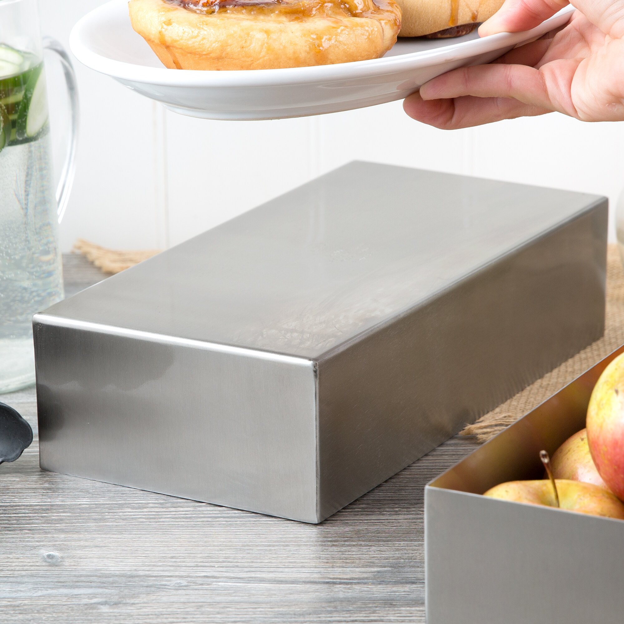 Tablecraft SS4027 3.5 Qt. 188 Stainless Steel Straight Sided Rectangular Bowl 12" x 6" x 3"