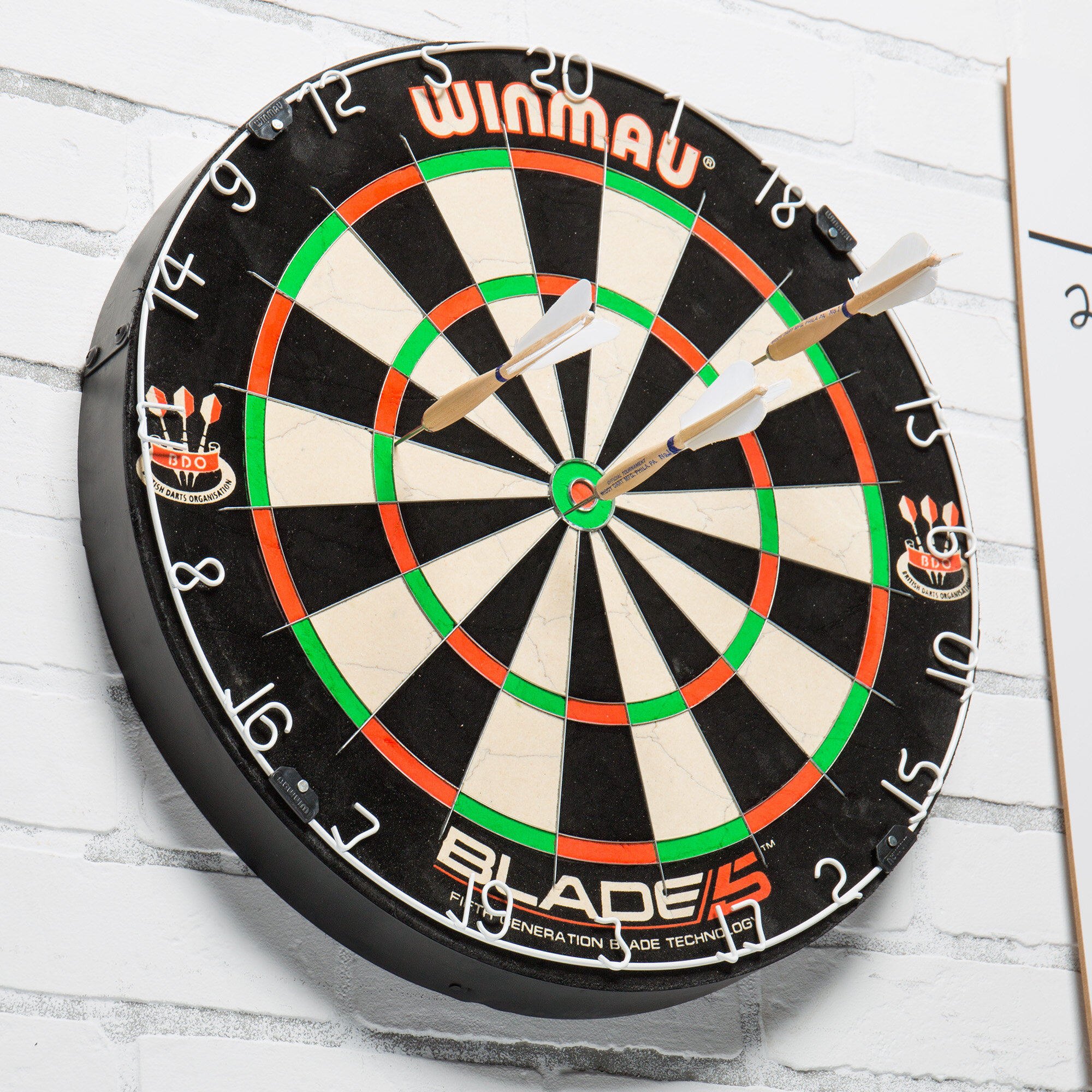 Winmau DWIN5005 Blade V 18" x 2" Bristle Dartboard