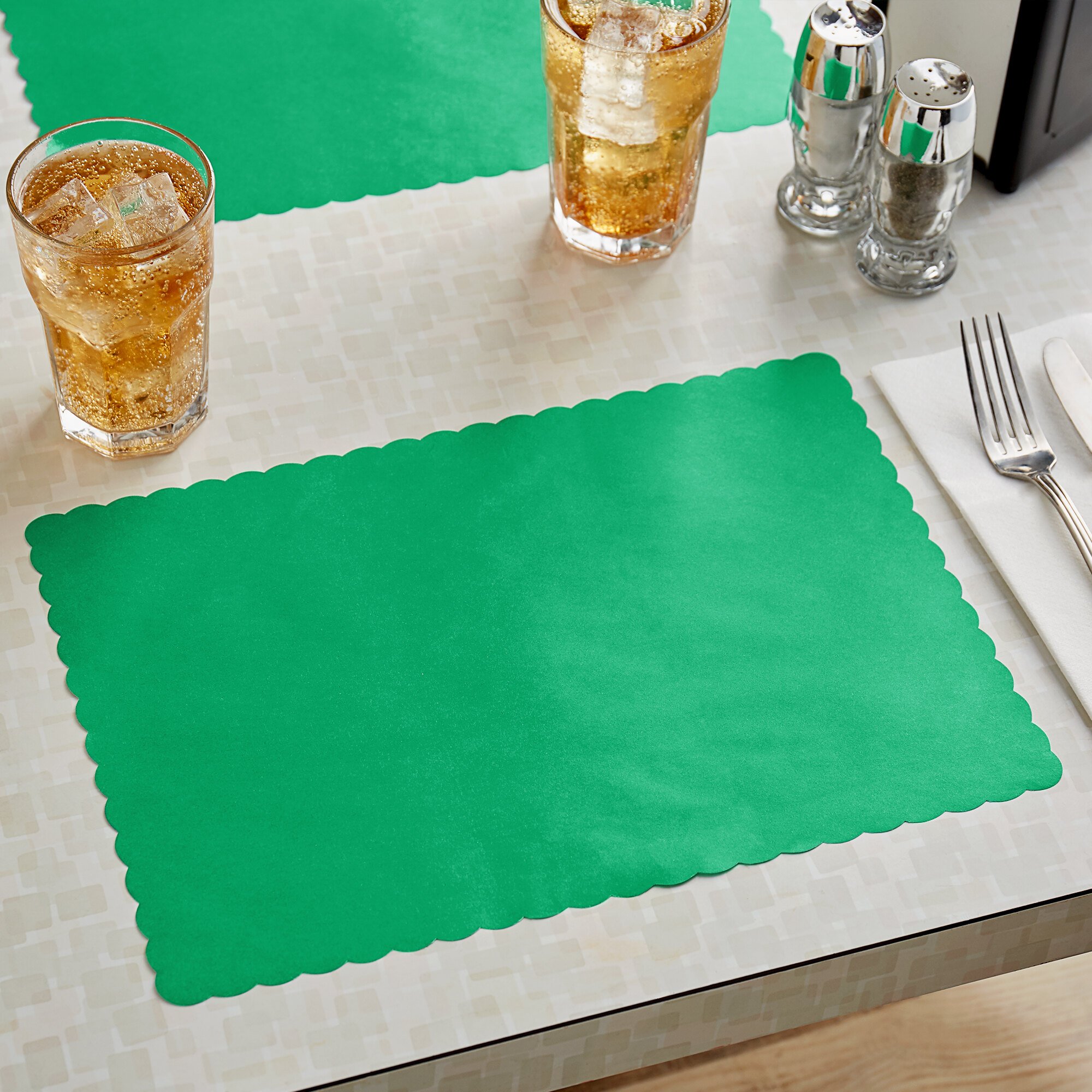 Choice 10" x 14" Green Colored Paper Placemat with Scalloped Edge