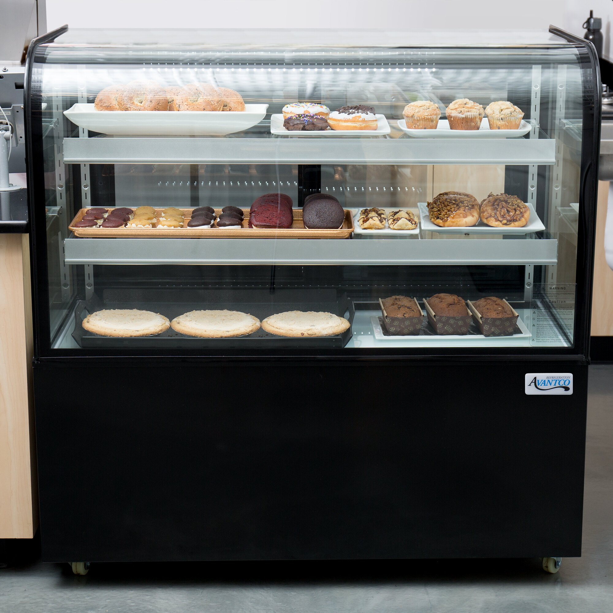 Avantco BCD-48 48" Curved Glass Black Dry Bakery Display Case