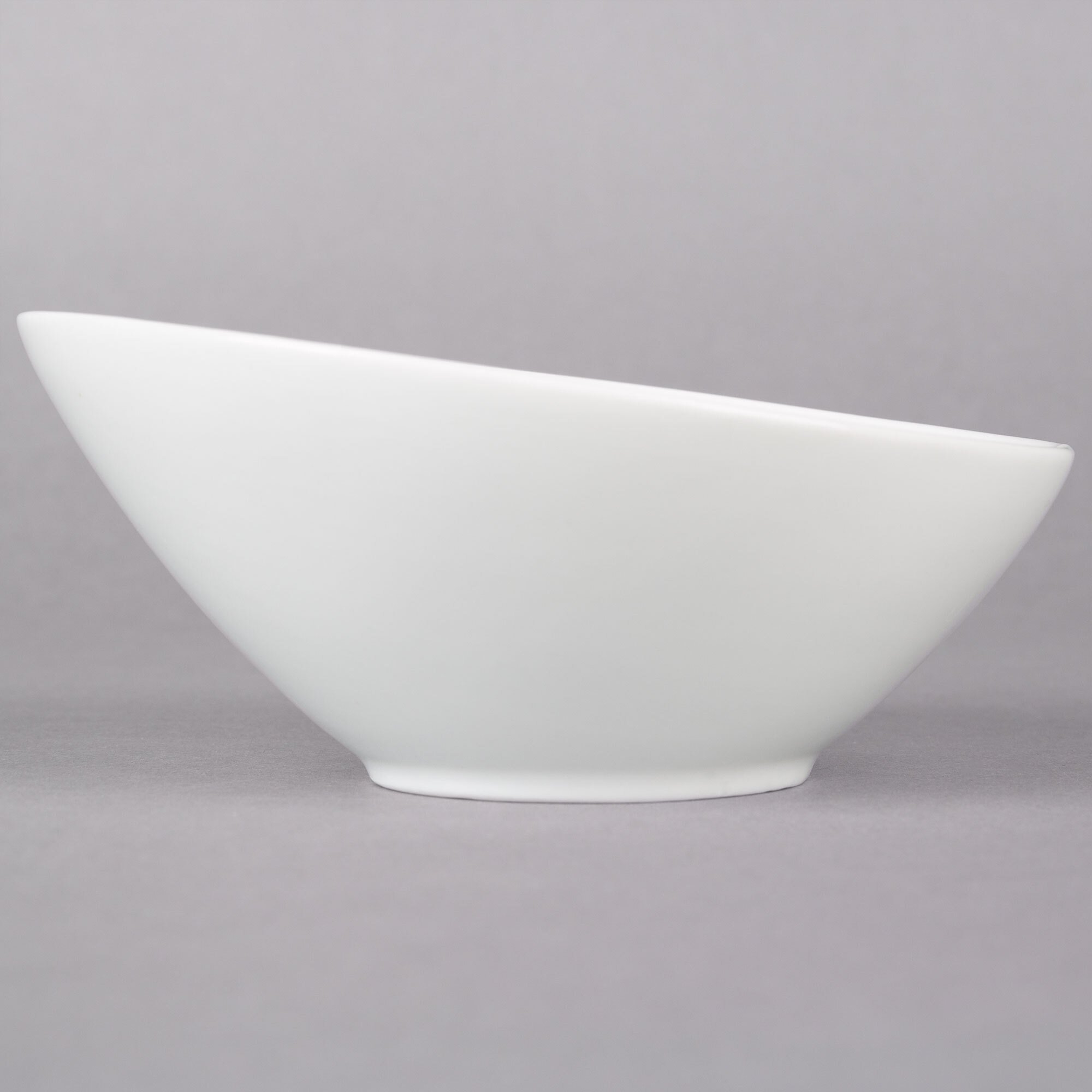 Acopa 8 oz. Bright White Slanted Porcelain Bowl - 12/Pack