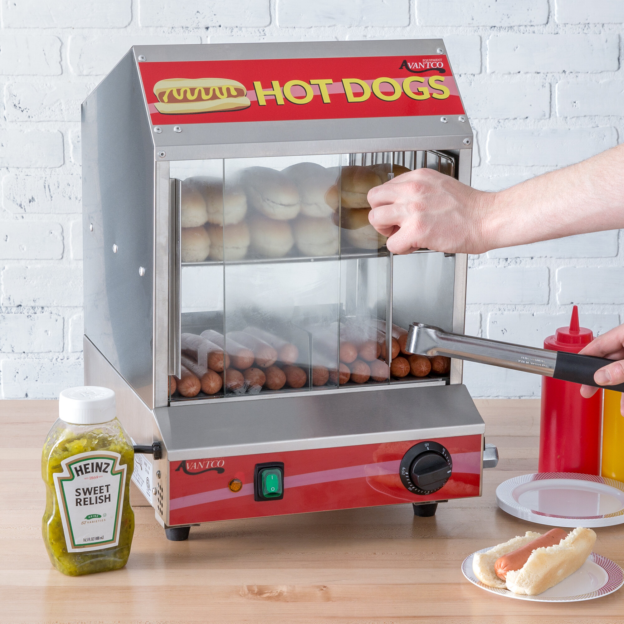 Avantco HDS-175 175 Dog / 40 Bun Hot Dog Steamer - 120V, 1200W